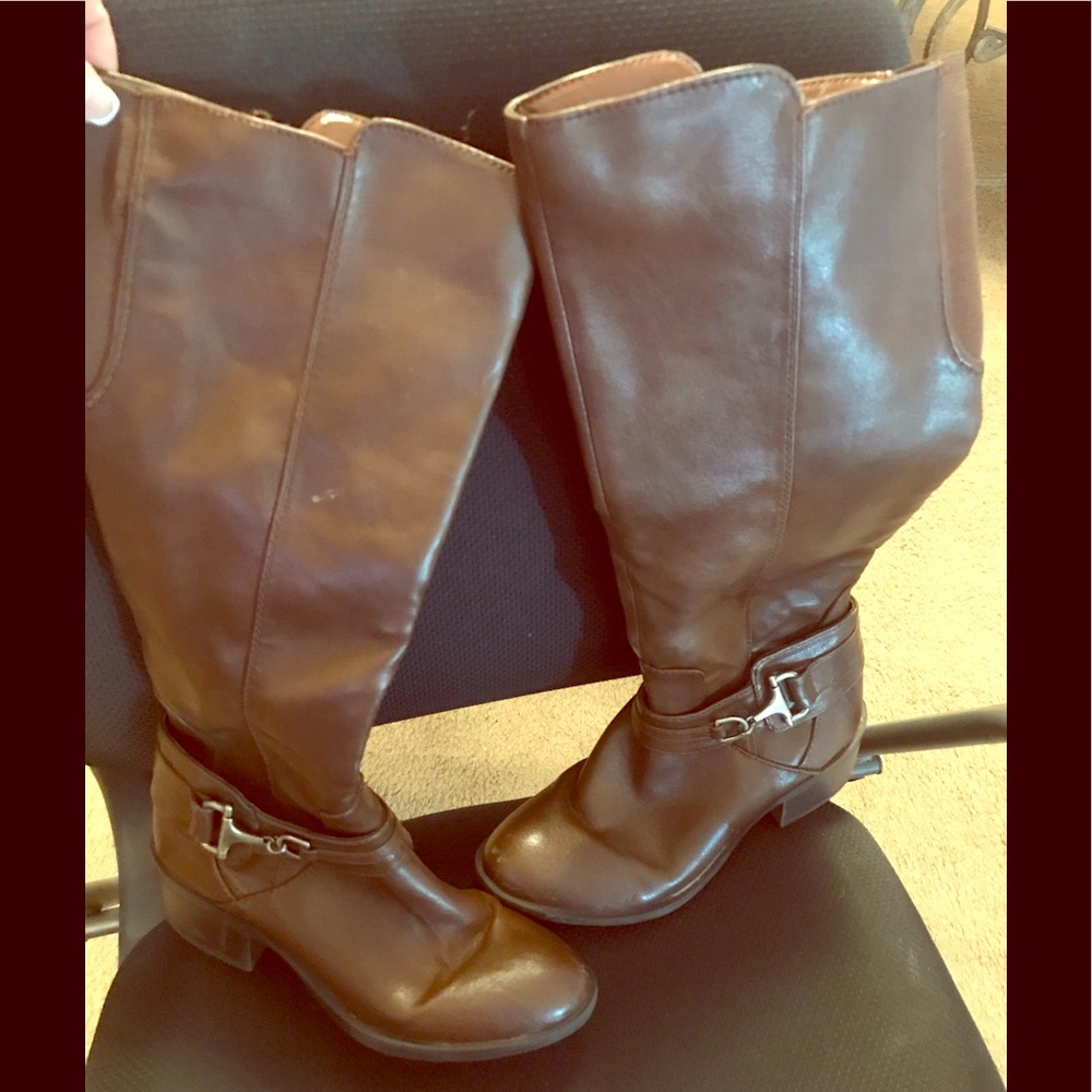 Very cute brown riding boots